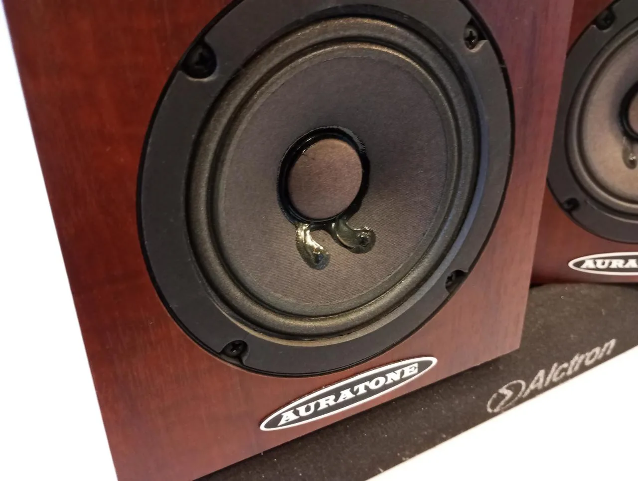 Auratone 5C  Sound Cubes
