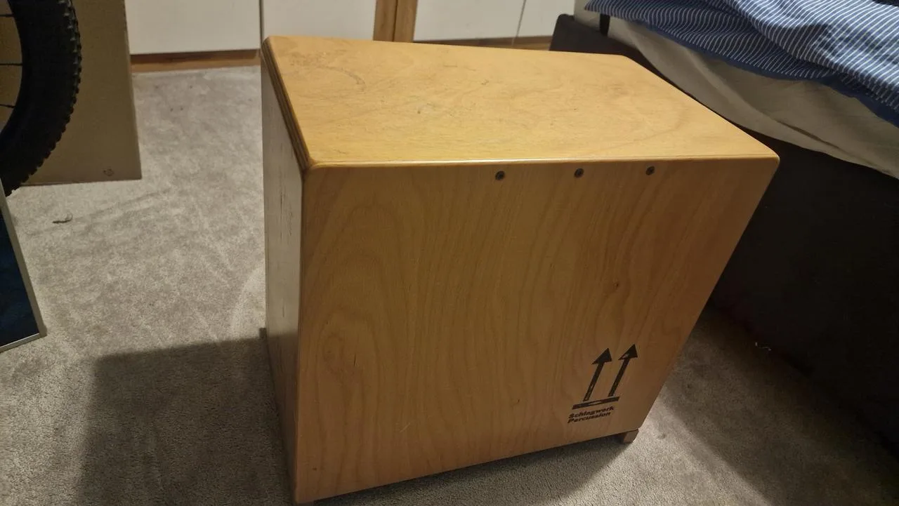 Schlagwerk bass cajon