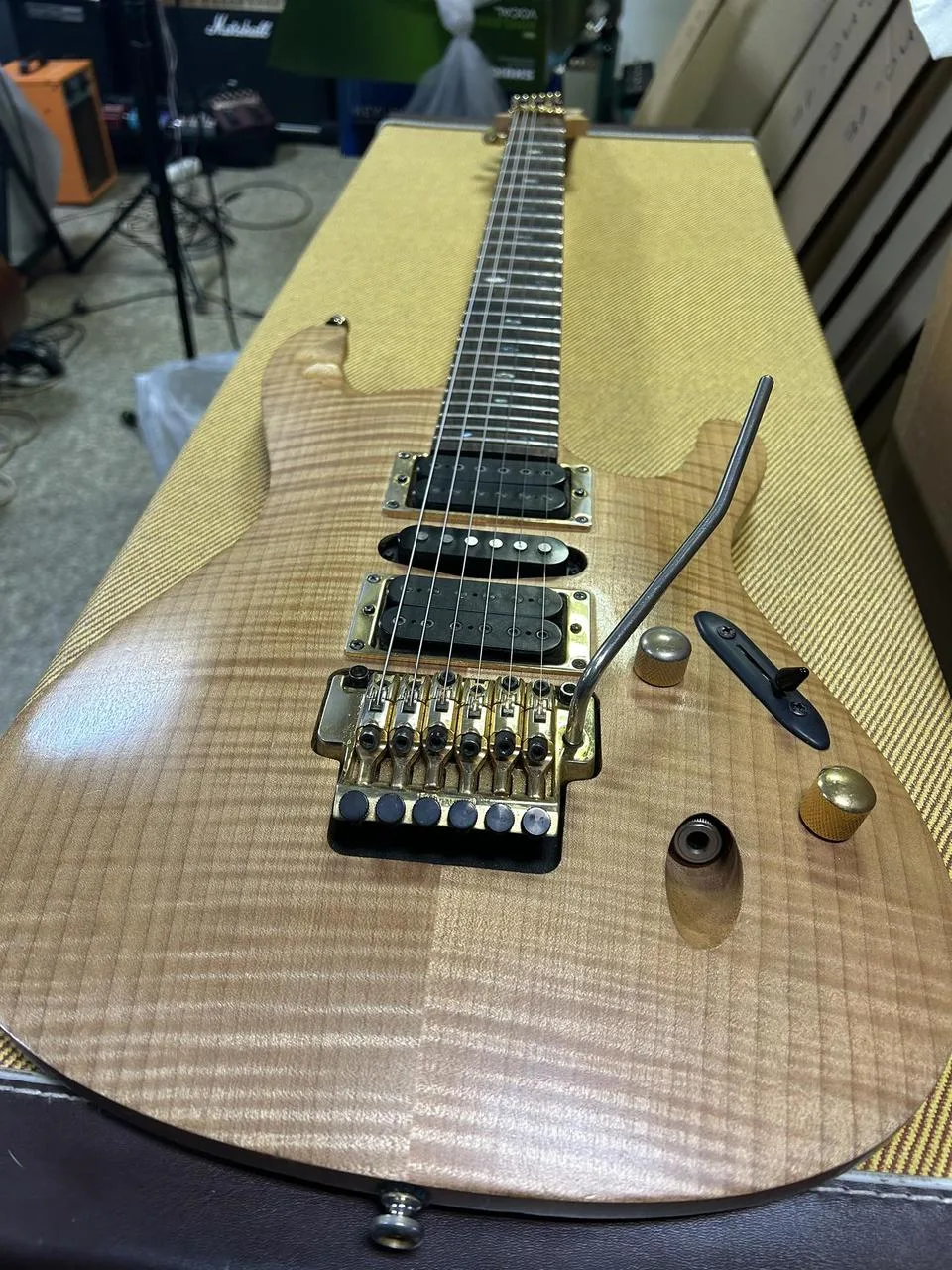 Ibanez EGEN8 Natural signature Herman Li, Tremolo Edge III