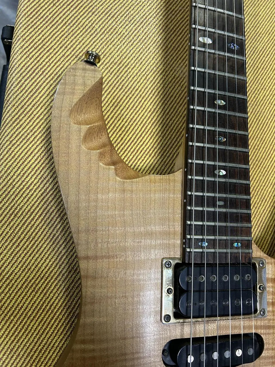 Ibanez EGEN8 Natural signature Herman Li, Tremolo Edge III