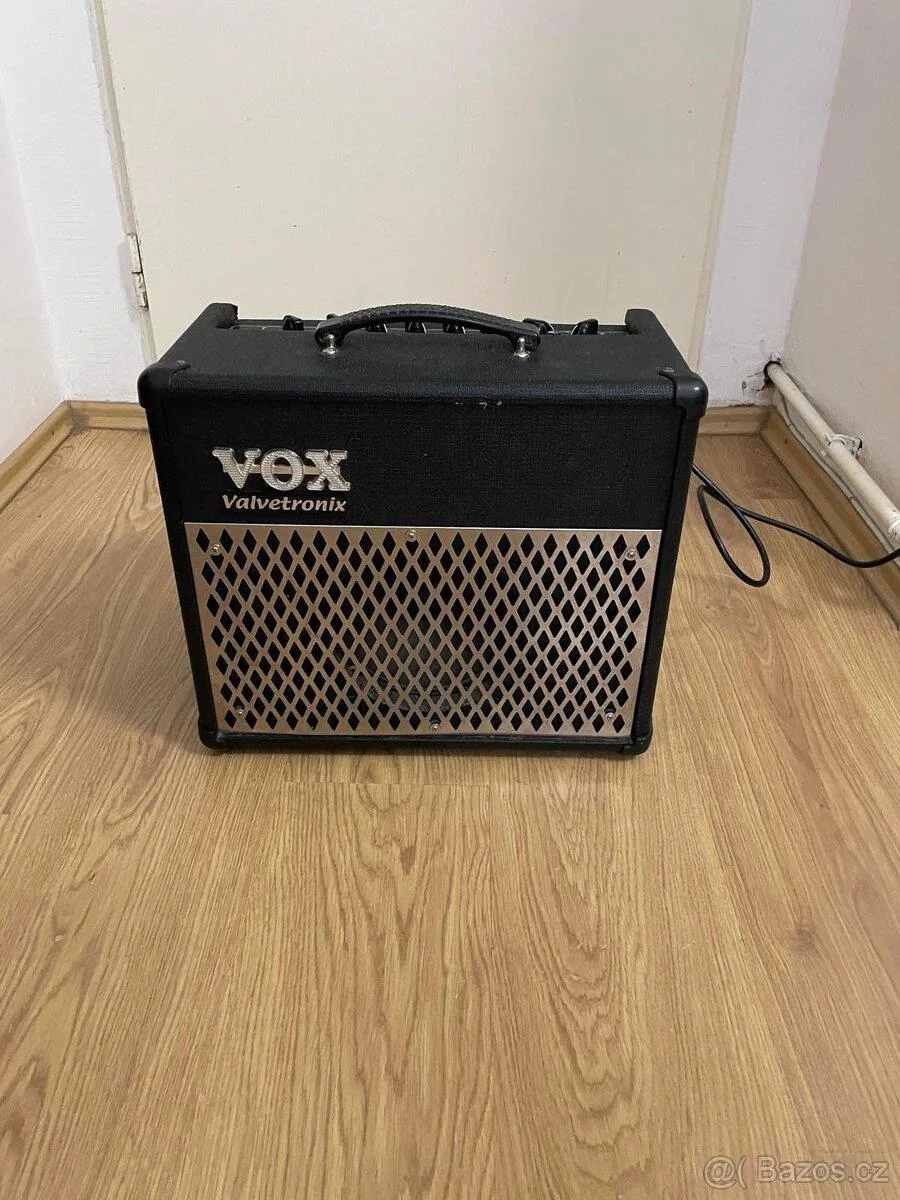 VOX Valvetronics kyt. combo s efekty + kytara LTD E10 Black