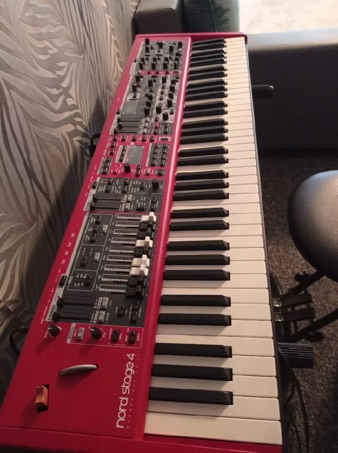 Nord Stage 4 73 Compact + nepoužité pouzdro za 86000 AKCE