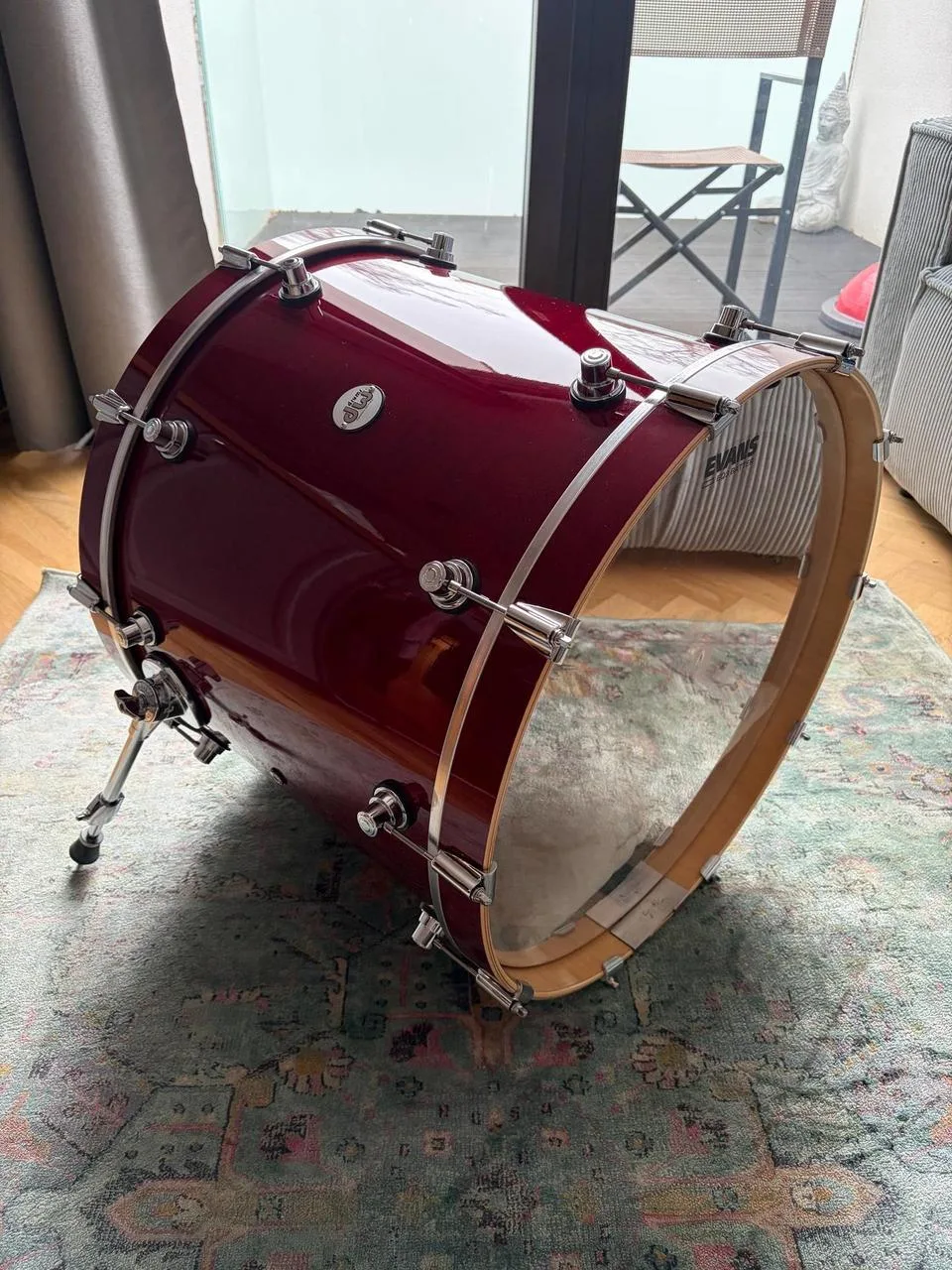 DW Design Series 22 Cherry Stain + obaly