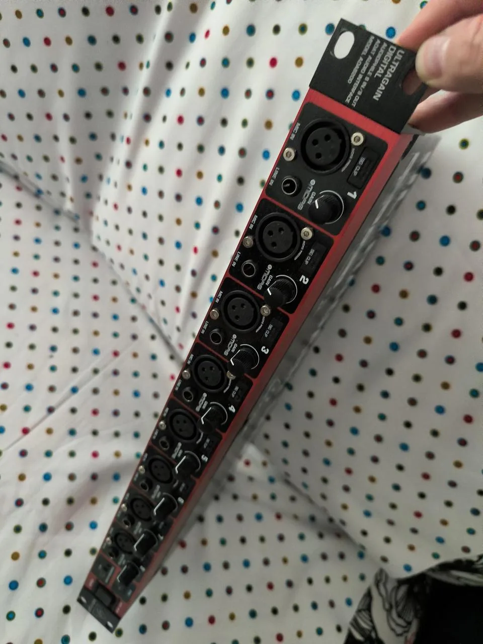 Předzesilovač Behringer ADA8200