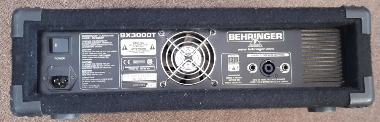 Zesilovač pro baskytaru - Behringer ULTRABASS BX 3000T
