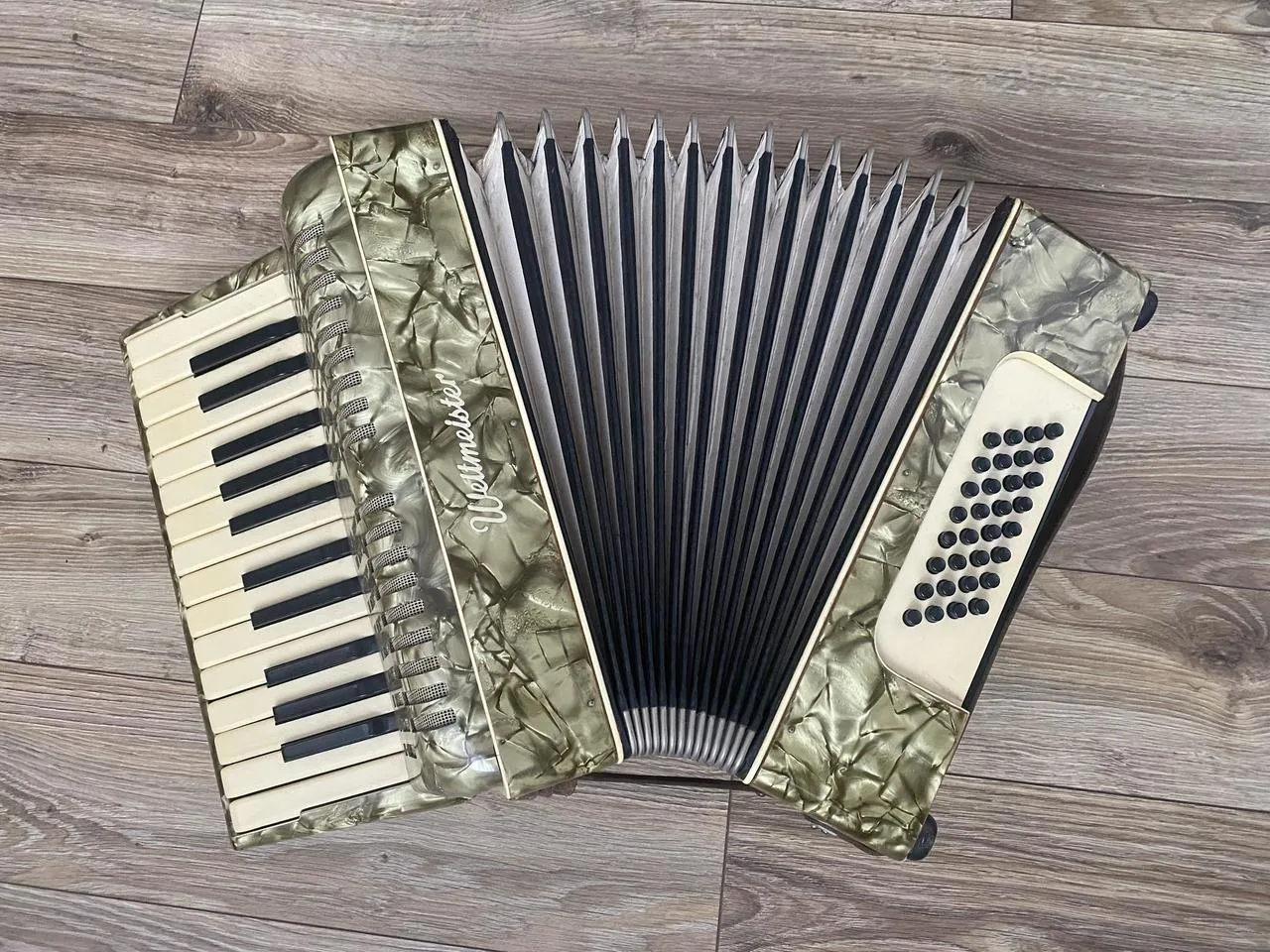 Harmonika Weltmeister Export 32 bass