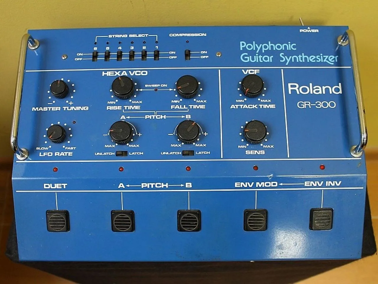 Roland GR-300