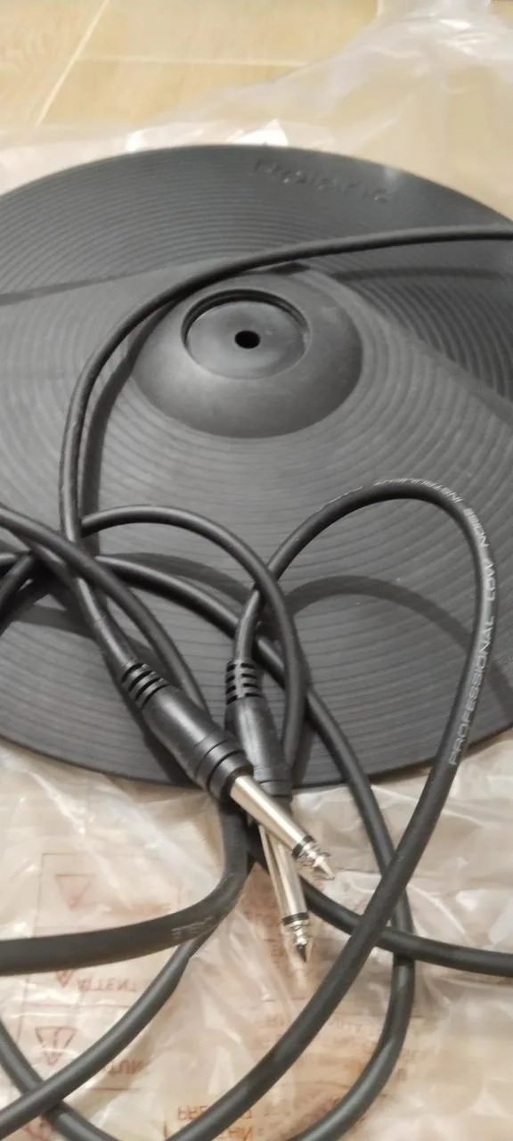 Roland CY-8, zcela nový!