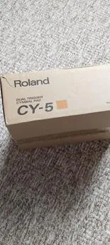 Zcela nový Roland CY-5.