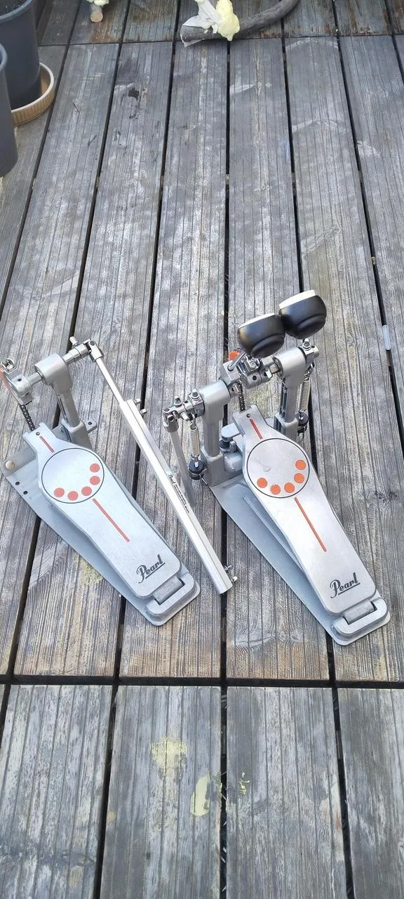 PEARL P-932 Demonator double pedal.