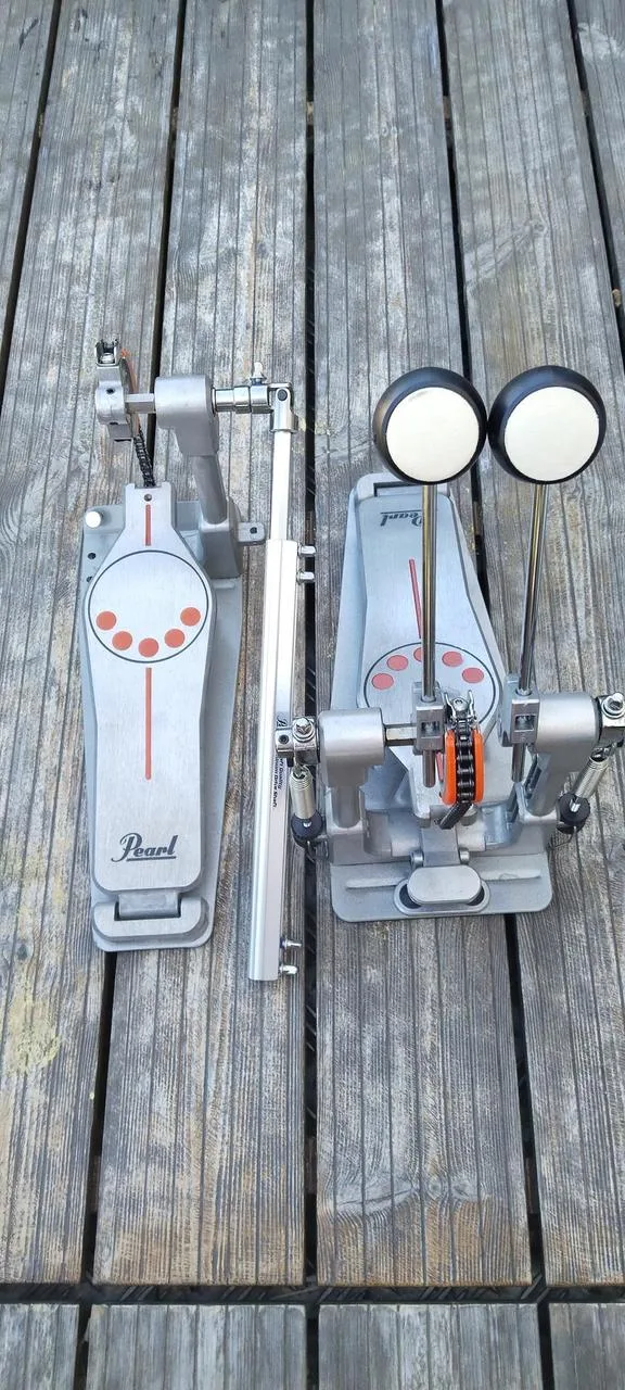PEARL P-932 Demonator double pedal.