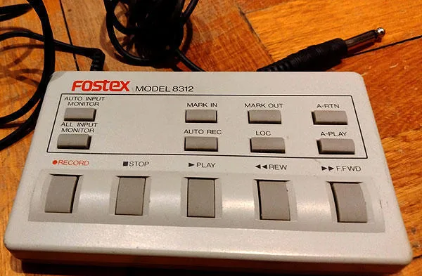 Fostex 8312 - dálkový ovladač