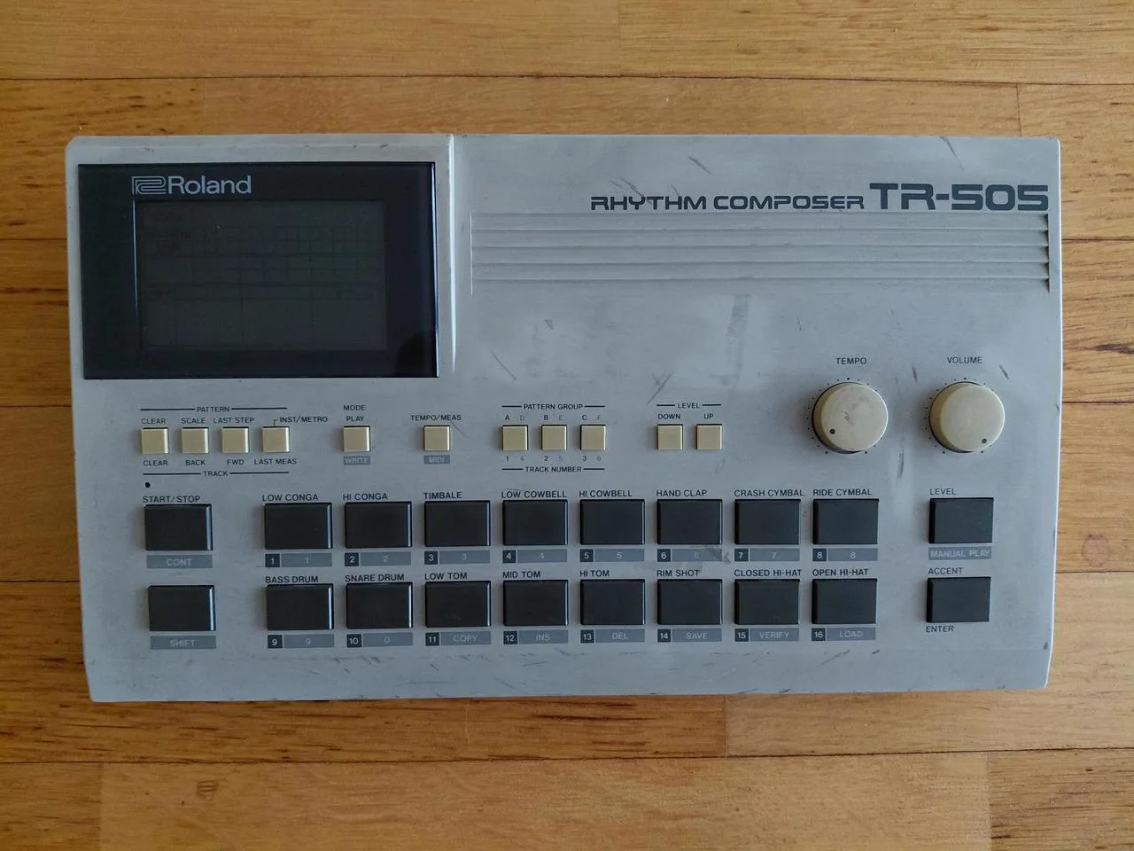 Roland TR-505