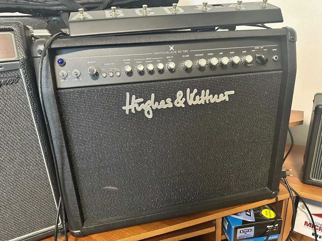 Hughes & Kettner Switchblade 50 TSC + MIDI Footswitch