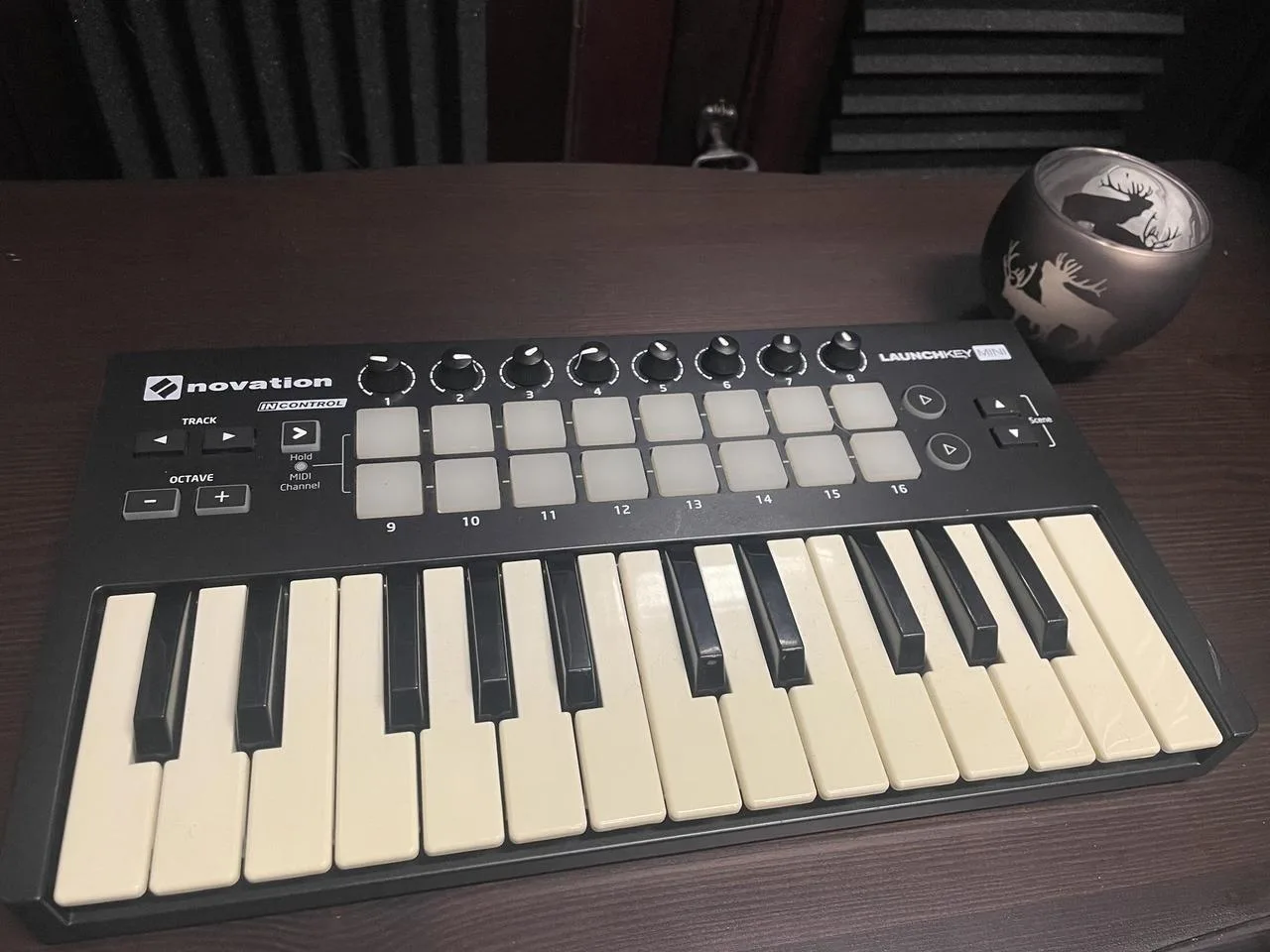 Novation Launchkey Mini - MIDI klávesy