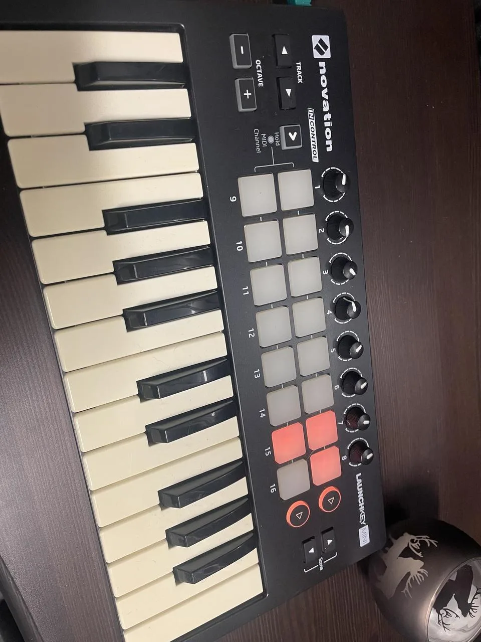 Novation Launchkey Mini - MIDI klávesy