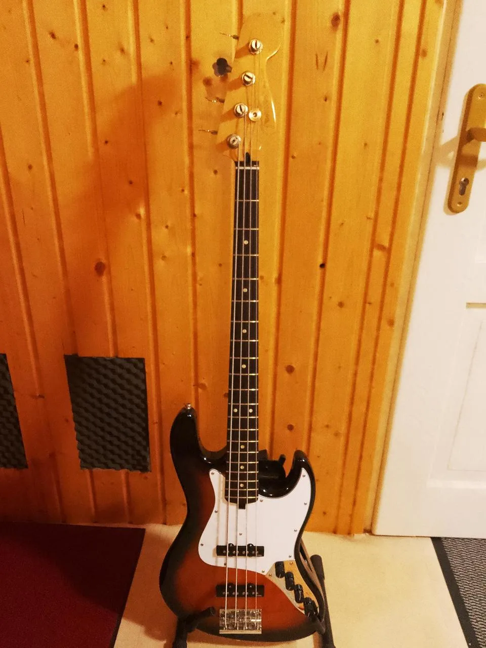 Sadowsky Metro Express s Fender Player 2 Jazz Bass krkom