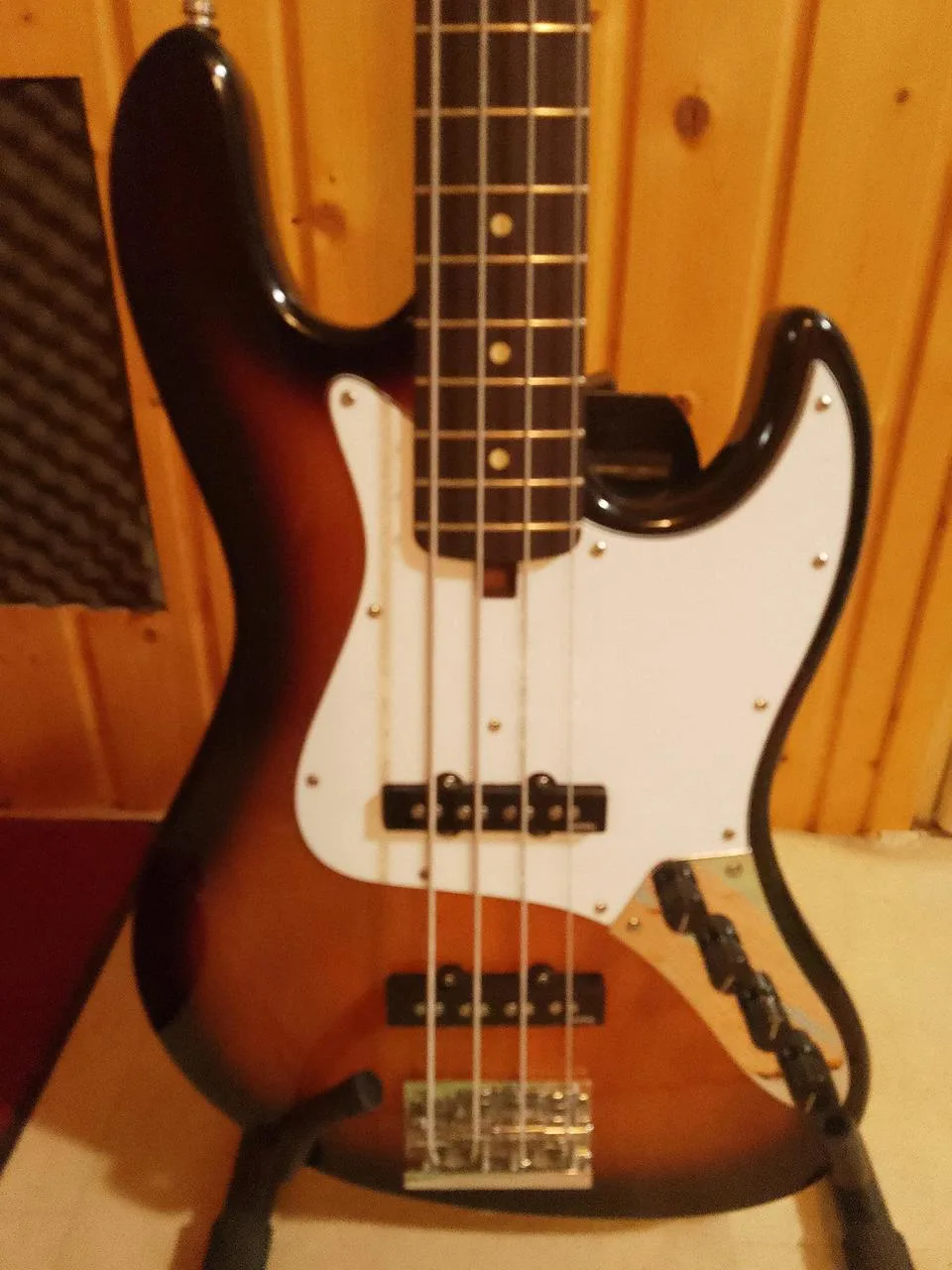 Sadowsky Metro Express s Fender Player 2 Jazz Bass krkom