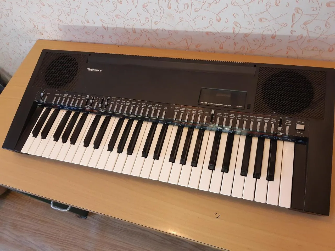 Technics SX K250 s kufrem a pamětí