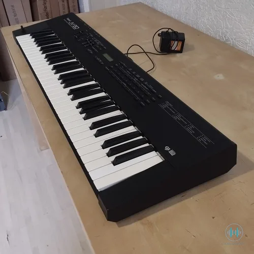 Roland JV-30