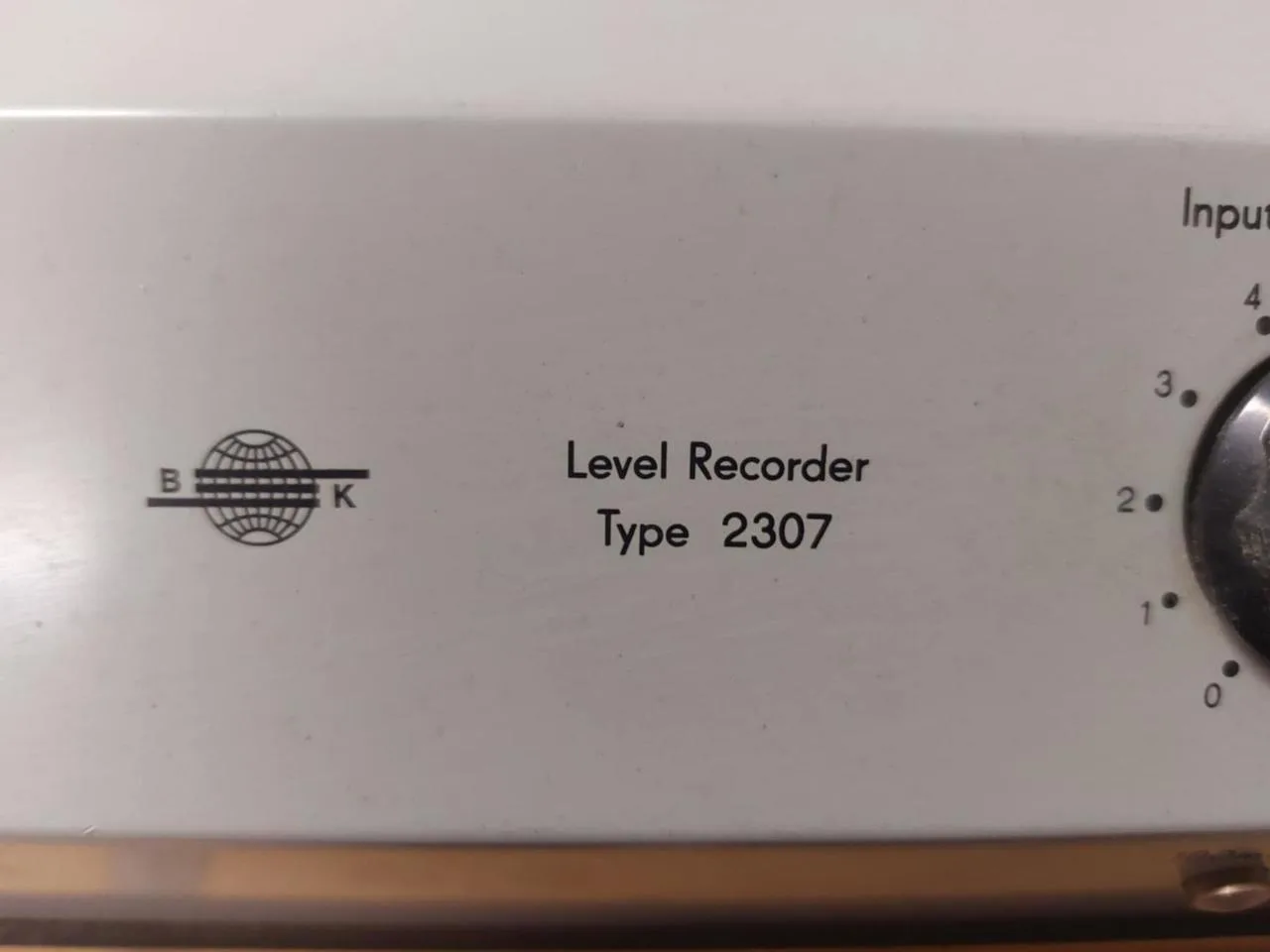 Brüel & Kjær 2307