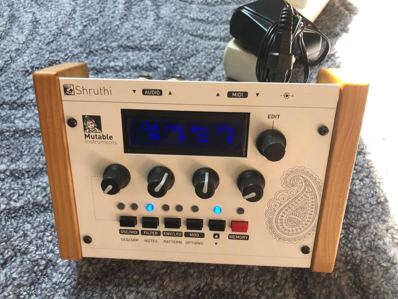 Mutable Instruments Shruthi - i výměna za jiný syntezátor