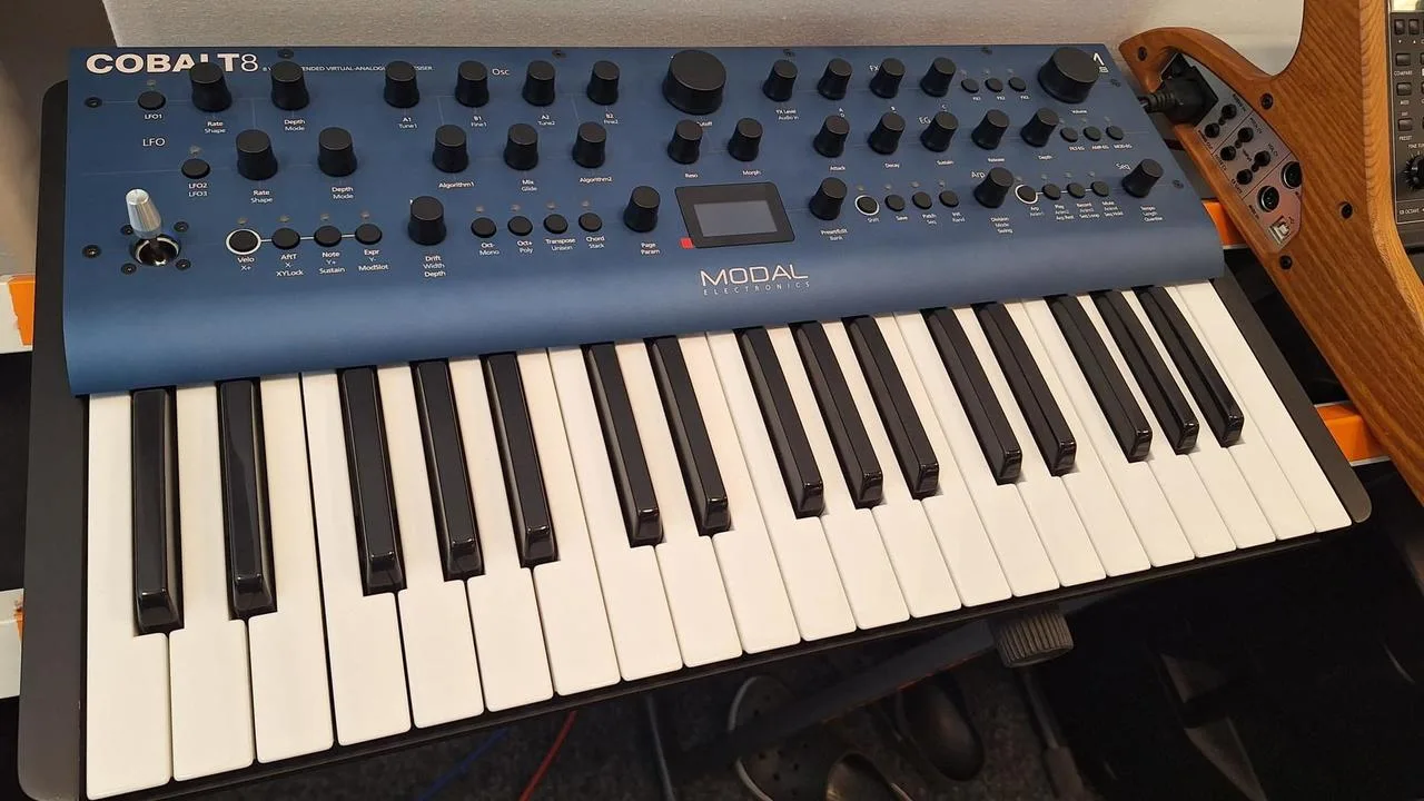 Modal - Cobalt 8