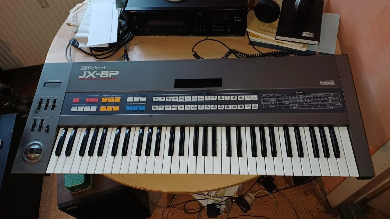 Roland JX8 P