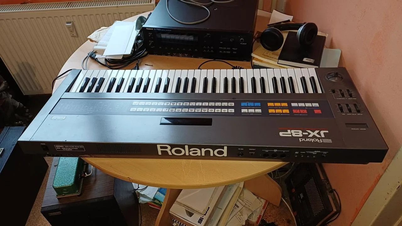 Roland JX8 P