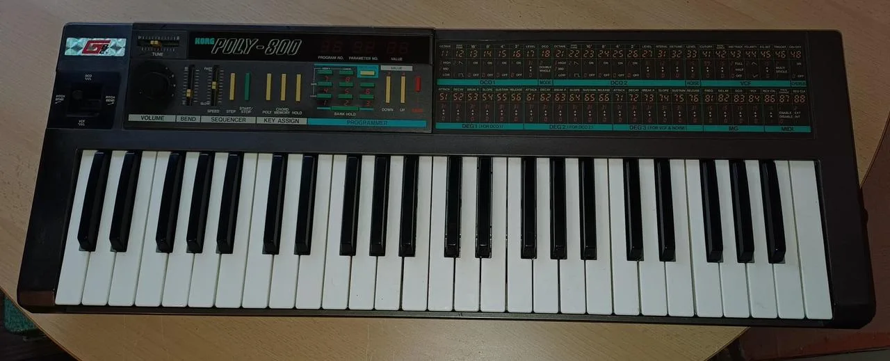 Korg Poly 800   Nižší, konečná cena