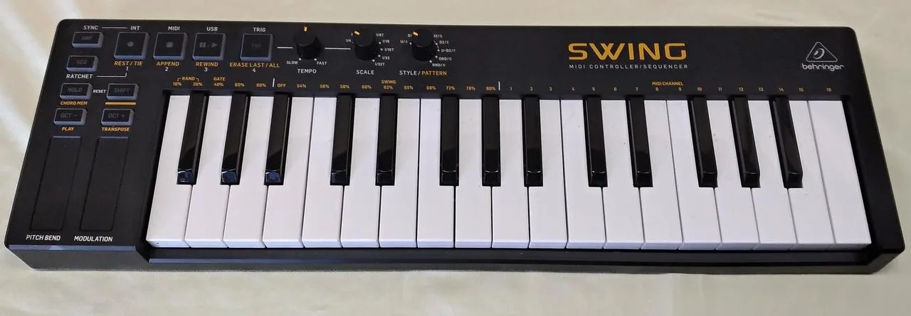 Behringer SWING + ESI MIDIMATE eX
