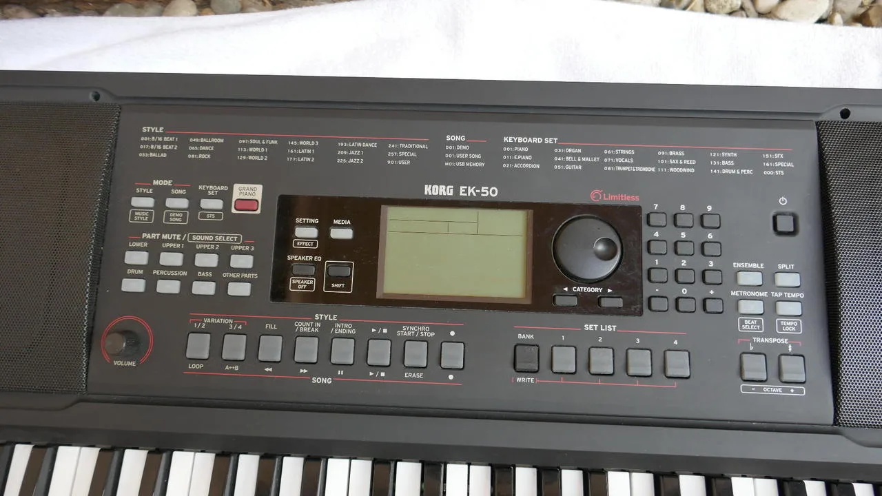 KORG EK-50 Limitless