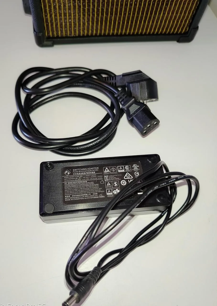 Akustické kombo JOYO AC-40 (40W) – ideální na busking!