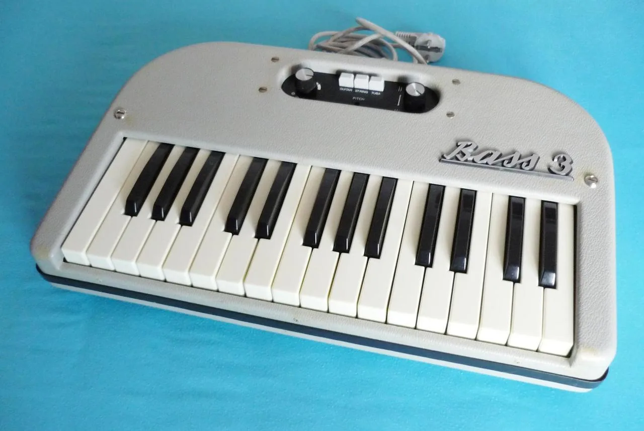 Piano Hohner Bass 3