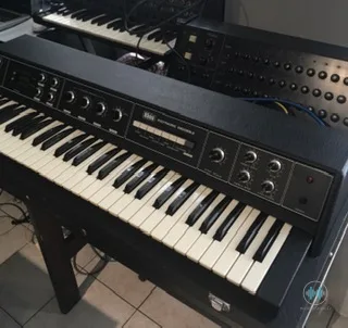 Korg Polyphonic Ensemble PE 1000