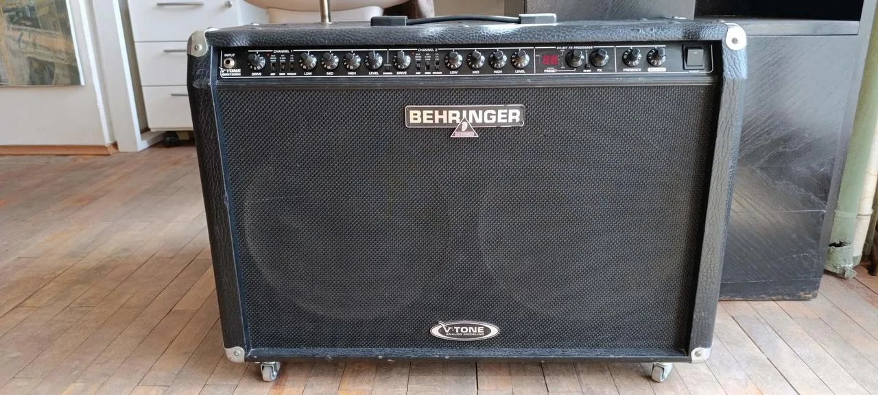 Kytarové kombo Behringer V-tone gmx1200H