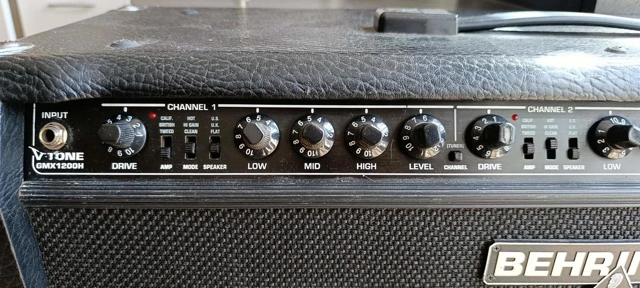 Kytarové kombo Behringer V-tone gmx1200H