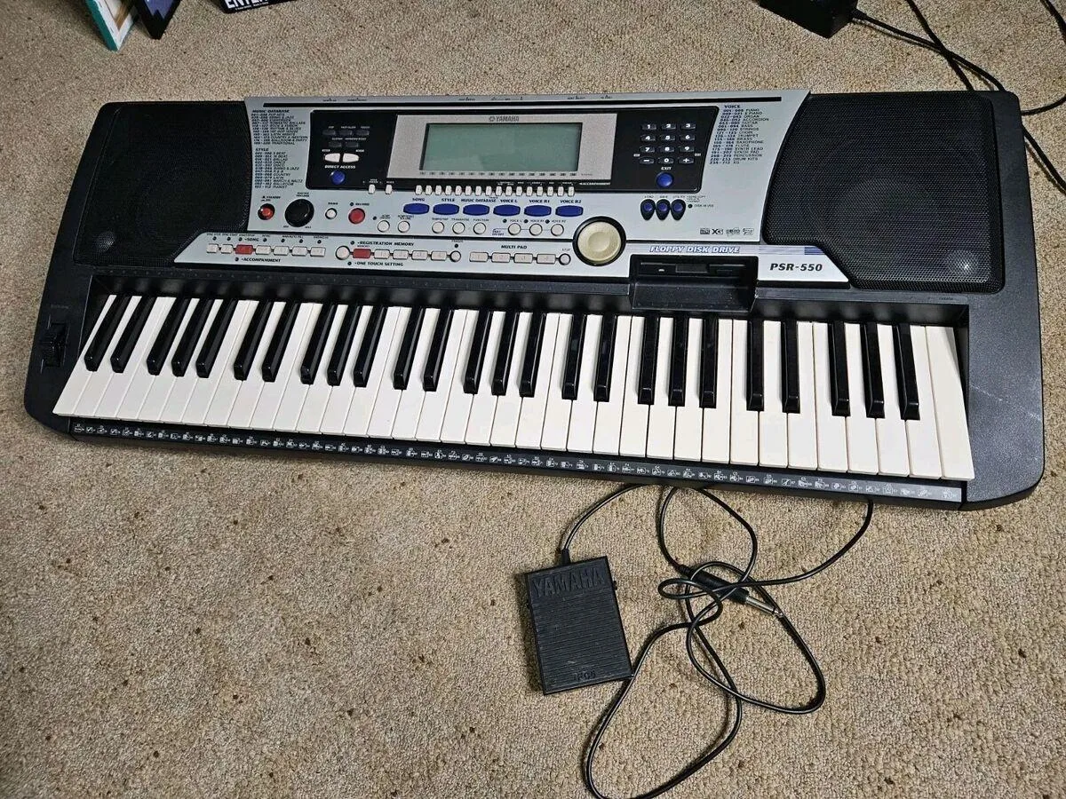 Yamaha PSR 550