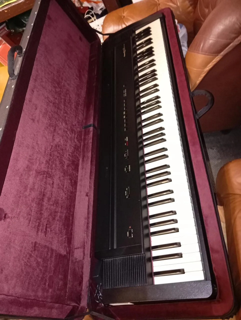 PRODÁM DIGITÁLNÍ KLAVÍR ROLAND EP9
