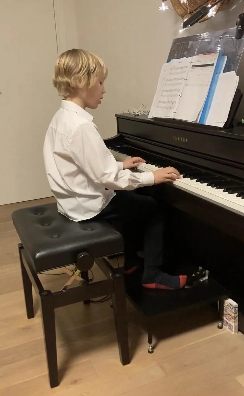YAMAHA Clavinova CLP 735