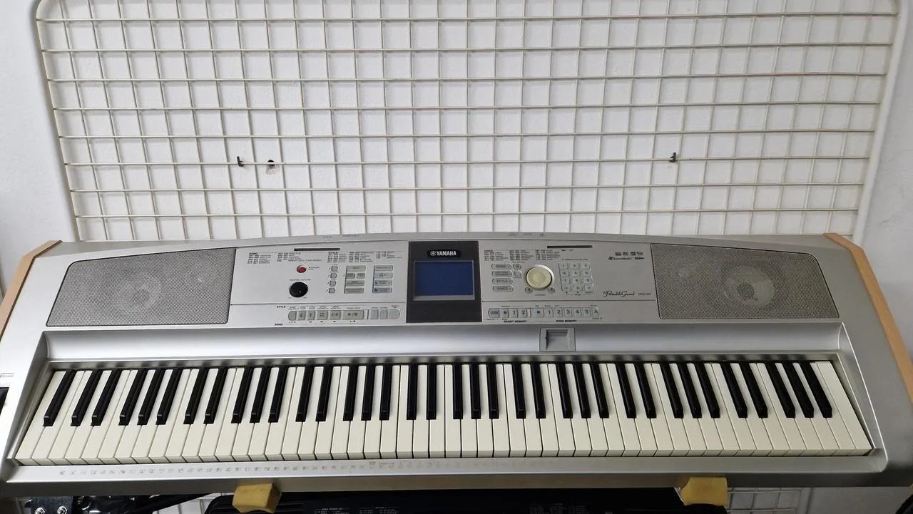 Yamaha DGX 505