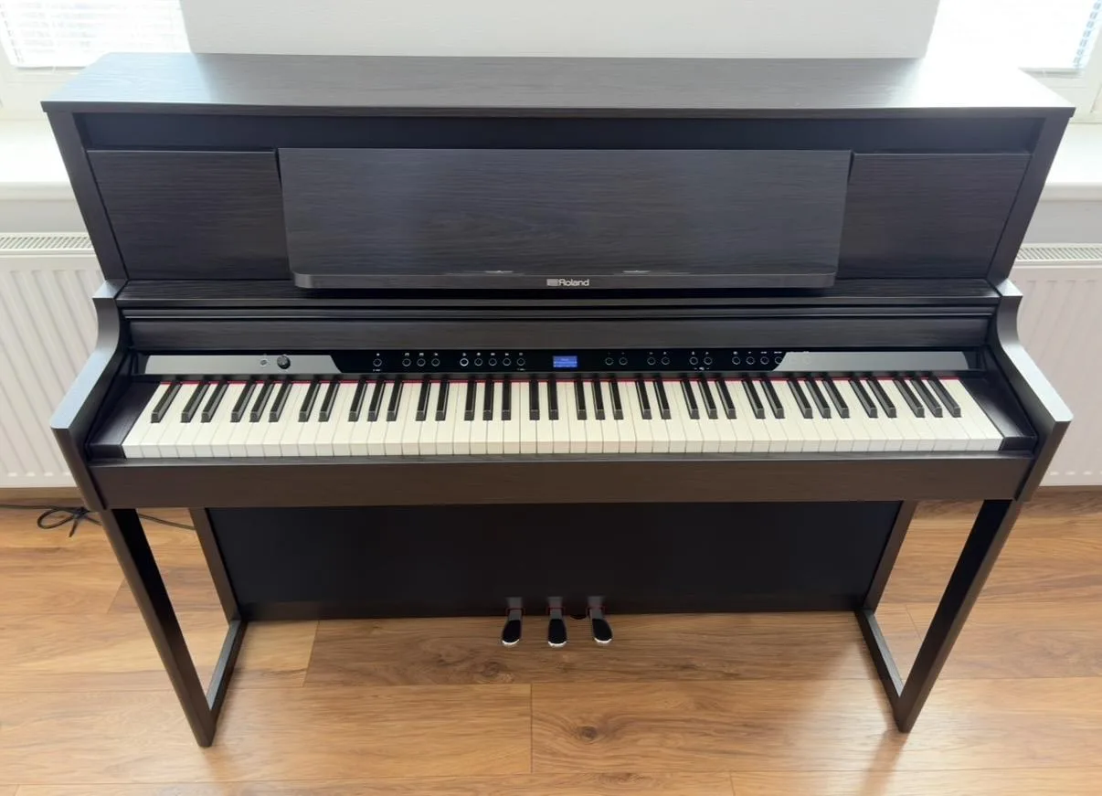 Roland LX-6 Dark Rosewood – TOP stav, záruka, kompletní set