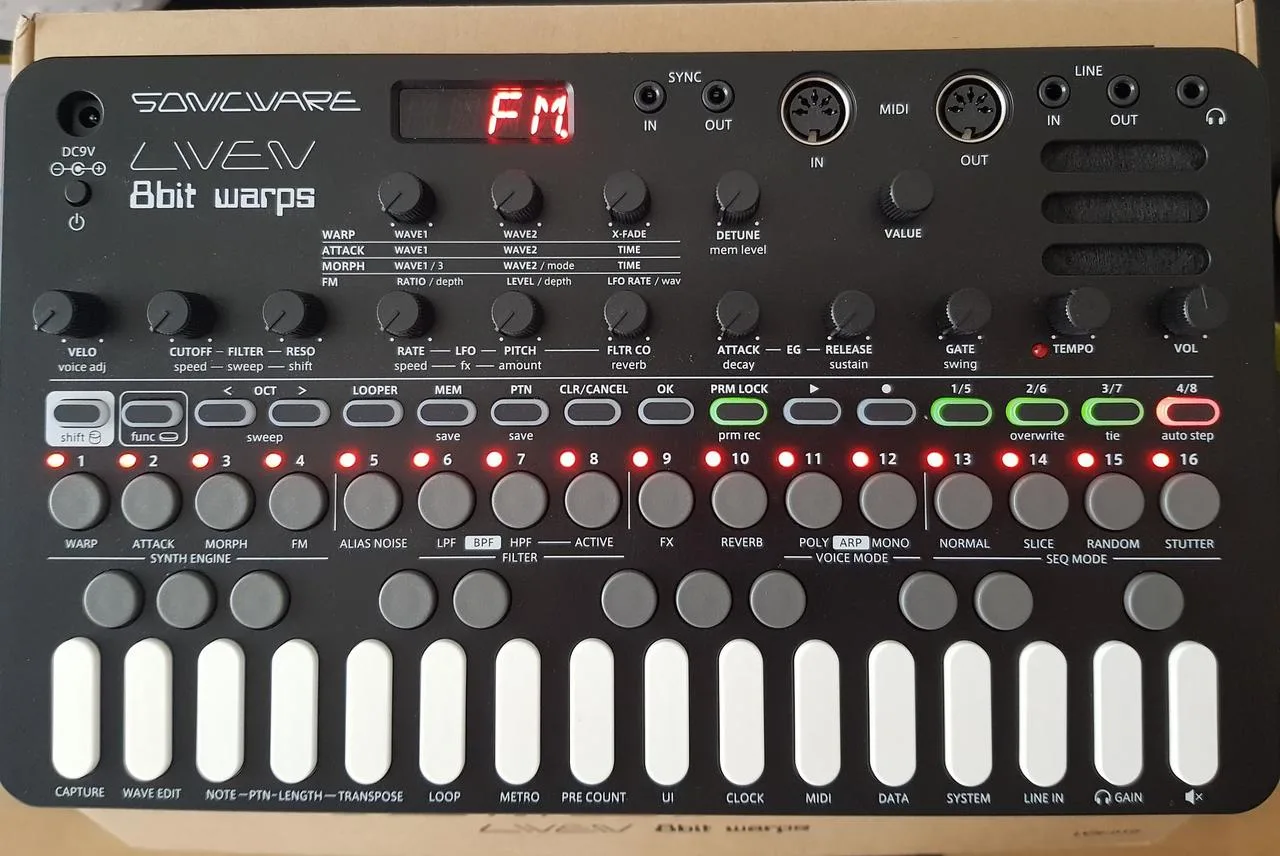 Sonicware LIVEN 8bit warps SLEVA!