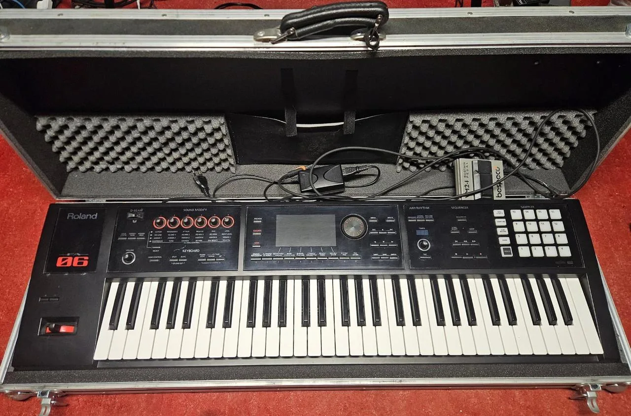 Roland FA-06