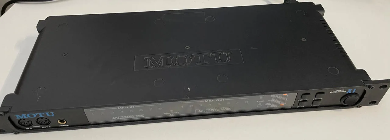 Prodám Midi interface MOTU Midi express XT 8x8