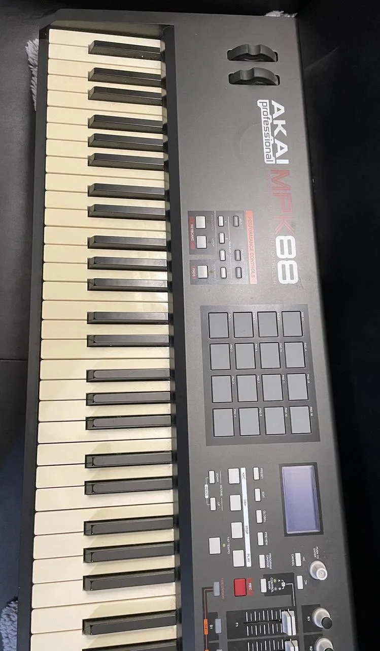 Akai MPK 88  - NOVÁ CENA