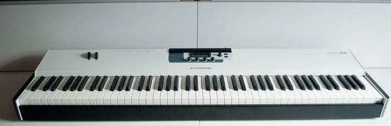 Studiologic Acuna 88 - řídicí MIDI klaviatura