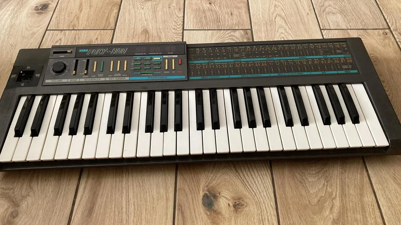Prodám POLY 800 KORG