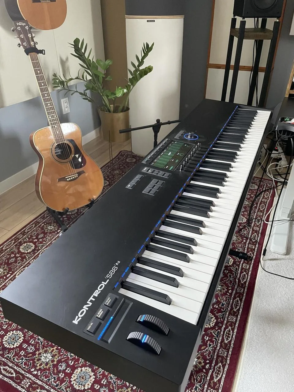 Native Instruments Komplete Kontrol S88 MK — ako nový