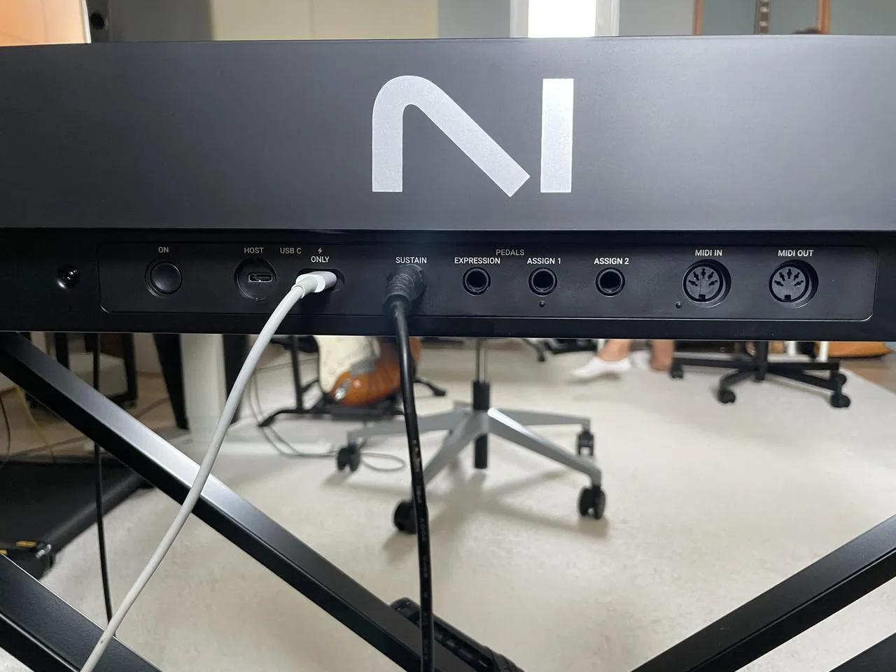 Native Instruments Komplete Kontrol S88 MK — ako nový